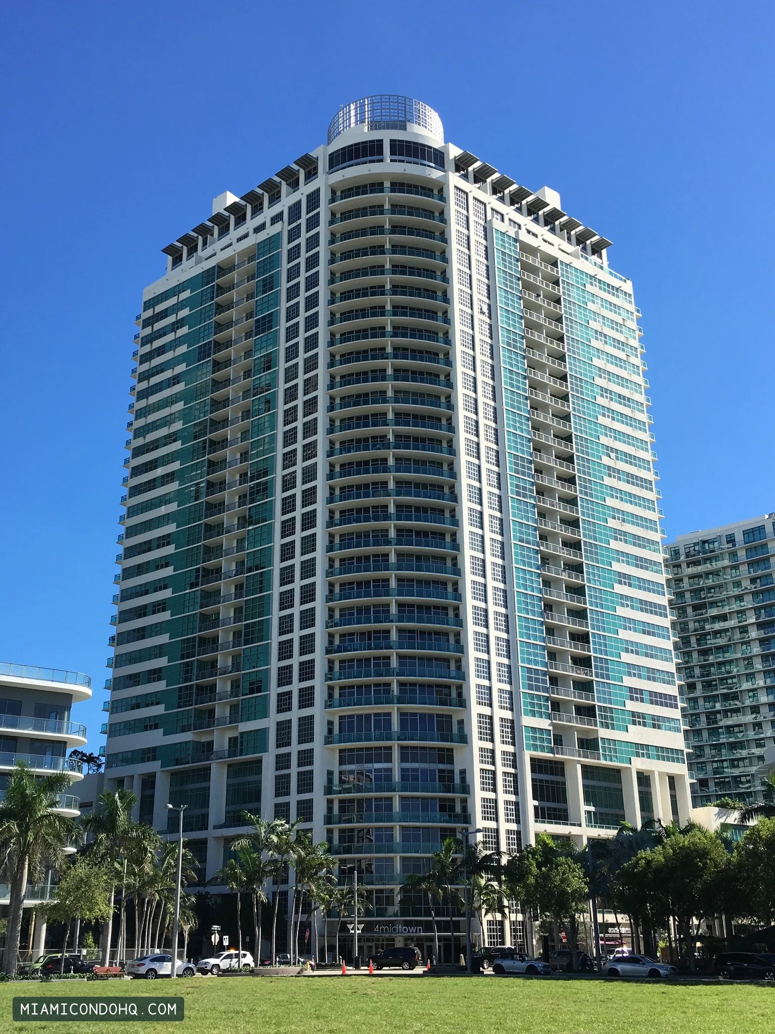 4 Midtown’s exterior and entrance, photographed November 25, 2017.